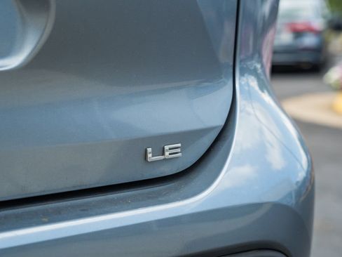 Used 2023 Toyota Highlander LE FWD image 8
