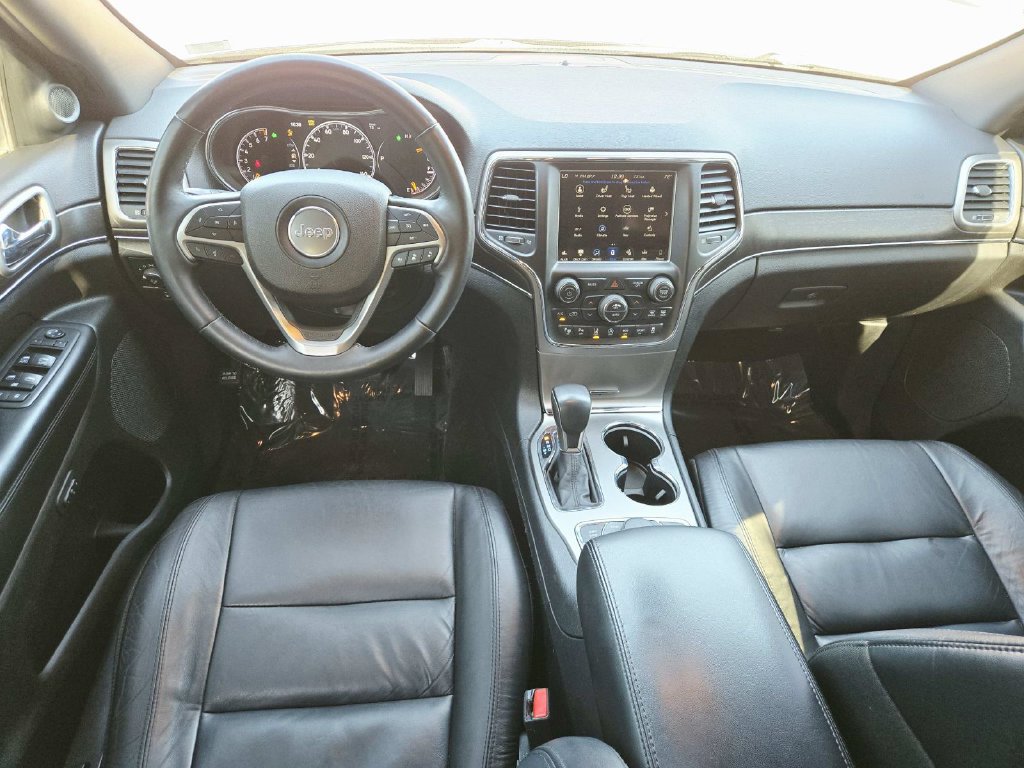 Used 2018 Jeep Grand Cherokee Limited AWD/4WD image 9
