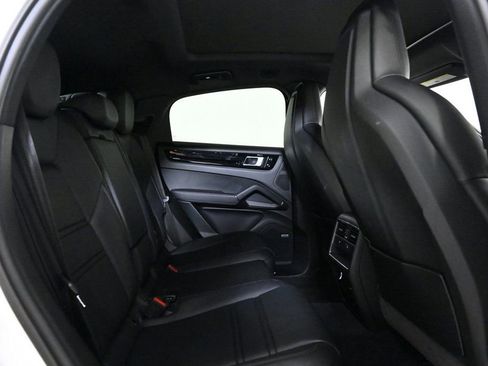 Certified 2020 Porsche Cayenne image 19