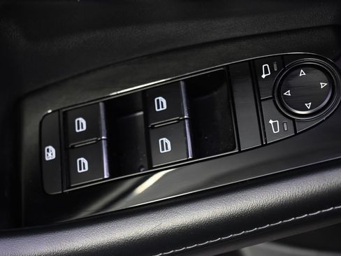 Certified 2025 MAZDA CX-30 AWD 2.5 S w/ Preferred Package image 23