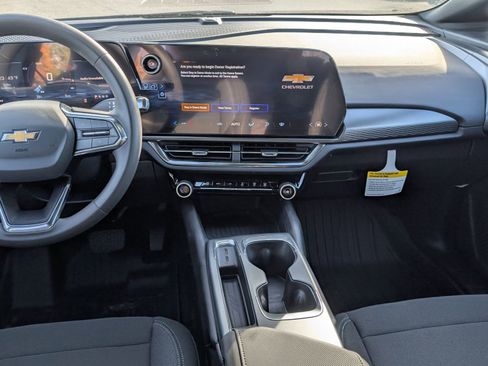 New 2026 Chevrolet Equinox EV LT image 14