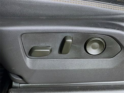 Used 2024 GMC Sierra 1500 AT4 w/ Technology Package image 11