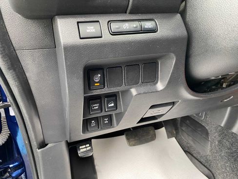 Used 2022 Nissan Frontier PRO-4X w/ Technology Package AWD/4WD image 18