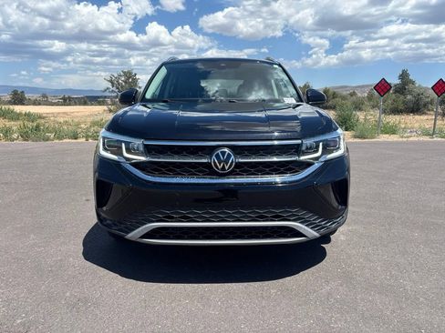 Used 2022 Volkswagen Taos SEL w/ Panoramic Sunroof Package AWD/4WD image 9