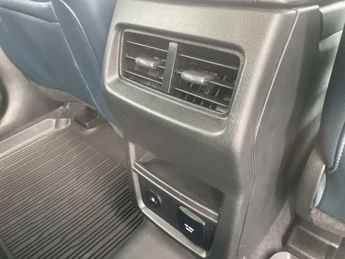 Used 2022 Ford Edge SEL w/ Sport Appearance Package AWD/4WD image 42
