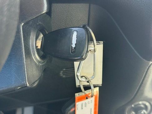 Used 2017 Jeep Wrangler Unlimited Sahara w/ Connectivity Group AWD/4WD image 30