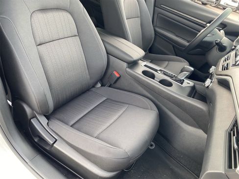 New 2025 Nissan Altima 2.5 SV image 11