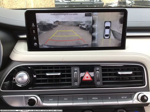 Used 2022 Genesis G70 3.3T RWD image 9