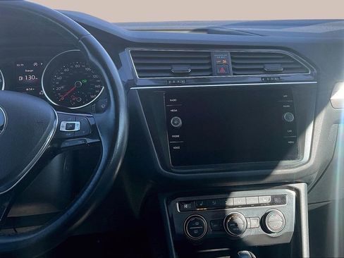 Used 2019 Volkswagen Tiguan SE w/ Panoramic Sunroof Package image 11