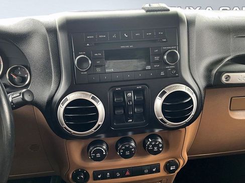 Used 2011 Jeep Wrangler Unlimited Sahara w/ Connectivity Group image 6