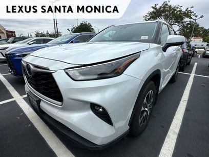 Used 2023 Toyota Highlander XLE