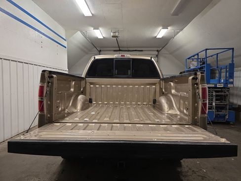 Used 2012 Ford F150 Lariat w/ Lariat Chrome Pkg image 10