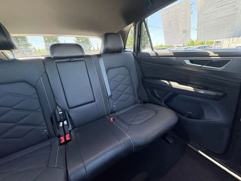 Used 2025 Volkswagen Atlas Cross Sport SE FWD image 40