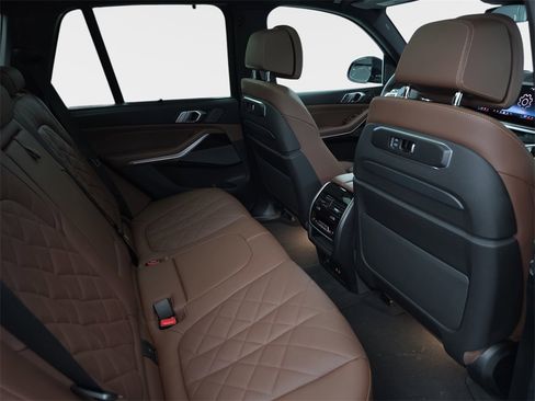 New 2026 BMW X5 xDrive40i w/ Executive Package image 11