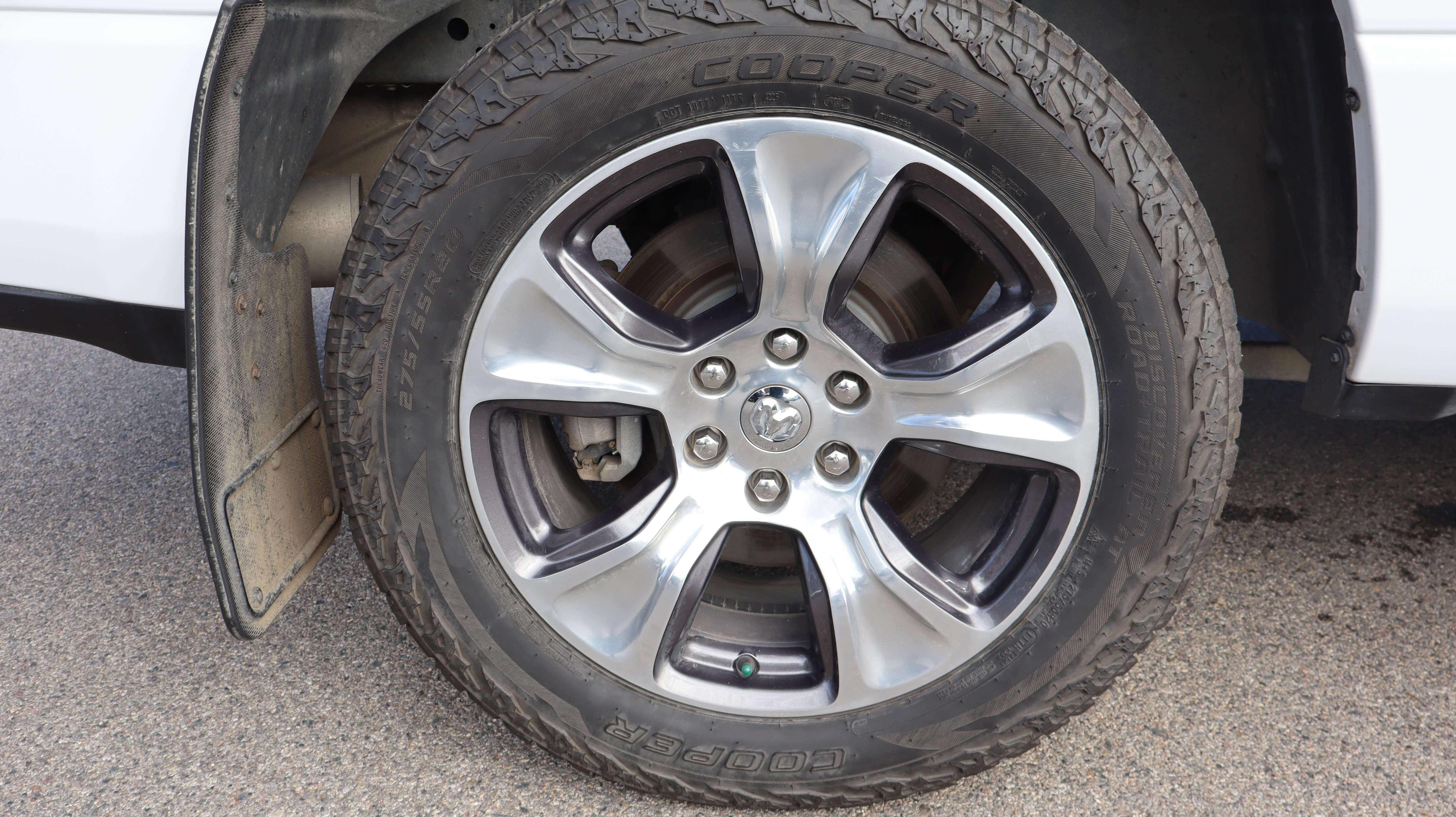 Used 2023 RAM 1500 Laramie AWD/4WD image 17