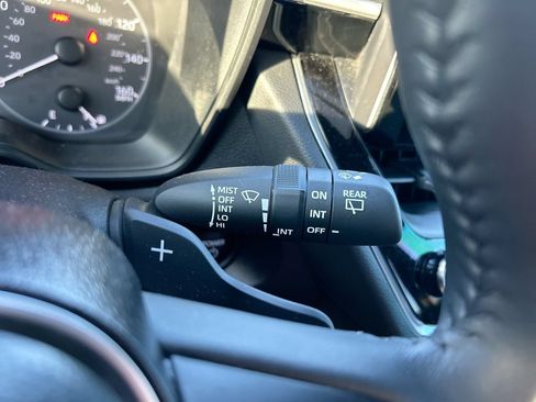 Used 2025 Toyota Corolla Cross AWD Hybrid image 19