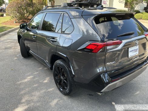 Used 2022 Toyota RAV4 XSE AWD/4WD image 8