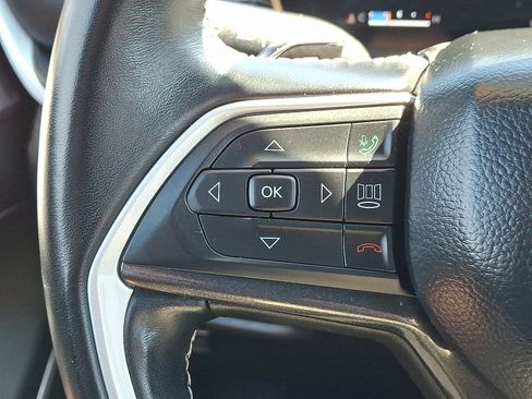 Used 2022 Jeep Grand Cherokee L Laredo image 21