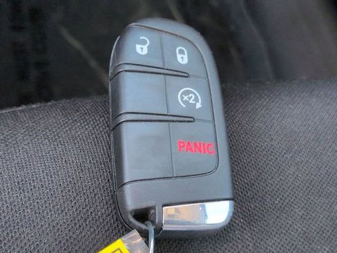 Used 2017 Jeep Renegade Altitude FWD image 28