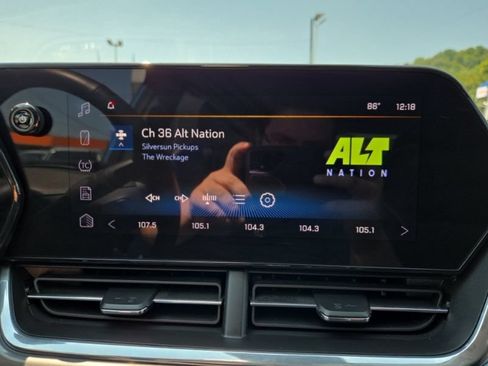Used 2025 Chevrolet Trax ACTIV w/ Driver Confidence Package FWD image 31