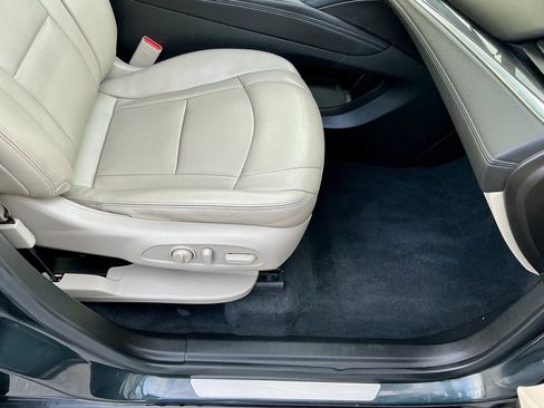 Used 2021 Buick Enclave Essence w/ Sound and Sites Package image 23