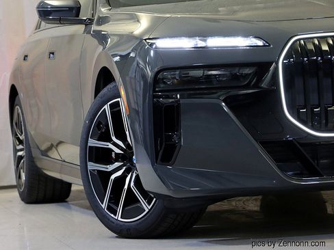 Used 2026 BMW 740i xDrive image 4