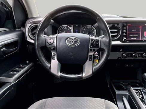 Used 2020 Toyota Tacoma SR5 RWD image 5