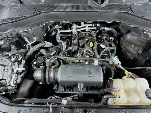 Used 2023 Ford Explorer XLT w/ Equipment Group 202A image 34