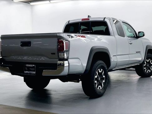 Used 2022 Toyota Tacoma TRD Off-Road image 4