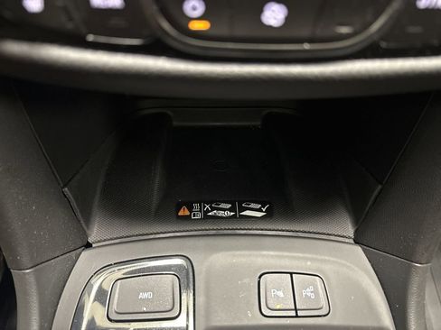 Used 2023 Chevrolet Equinox Premier AWD/4WD image 65