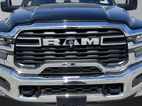 Used 2025 RAM 2500 Big Horn AWD/4WD image 30