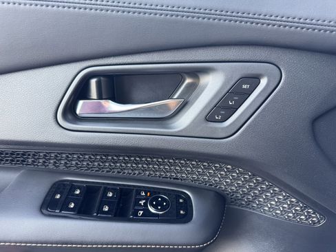 Used 2023 Nissan Ariya FWD image 35