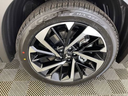 New 2025 Mitsubishi Outlander SE image 38