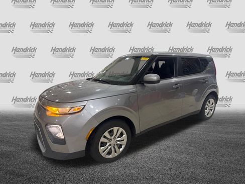 Used 2022 Kia Soul LX FWD image 2