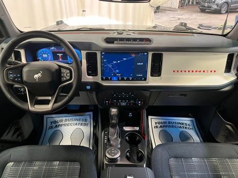 Used 2025 Ford Bronco Heritage Edition image 4