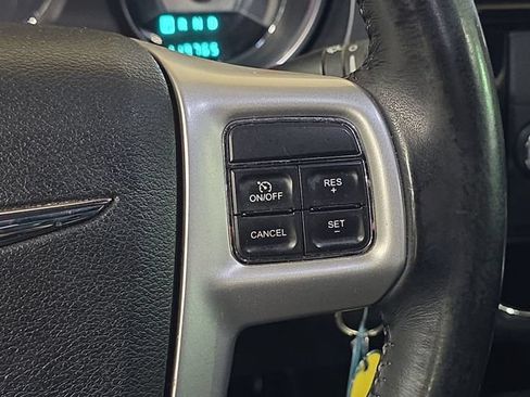 Used 2012 Chrysler 200 Touring FWD image 29