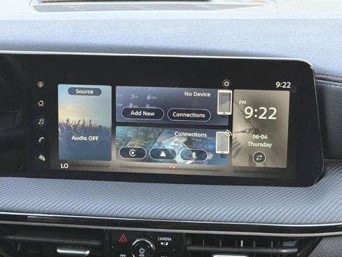 Certified 2025 Nissan Kicks SR FWD image 3