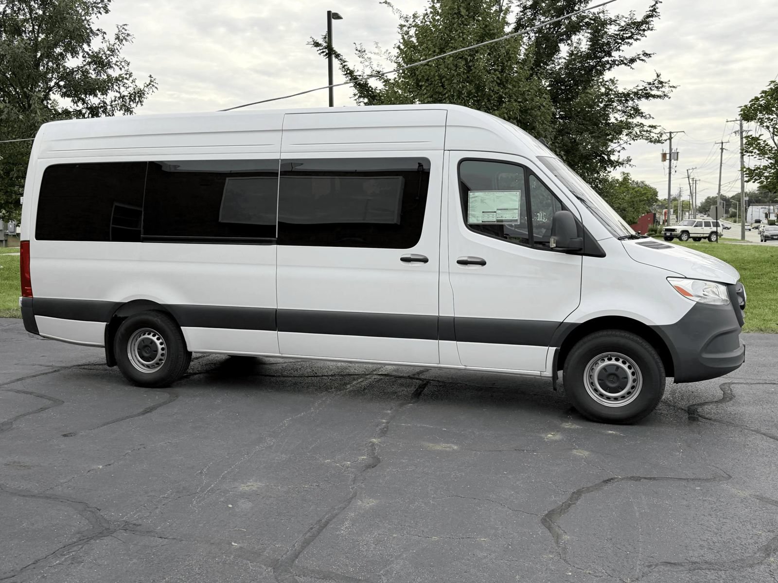 Used 2025 Mercedes-Benz Sprinter 2500 image 8