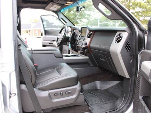 Used 2015 Ford F250 Lariat w/ Lariat Ultimate Package image 25