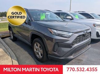 Used 2022 Toyota RAV4 XLE w/ Convenience Package FWD video 2