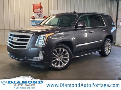 Used 2017 Cadillac Escalade Luxury AWD/4WD image 1