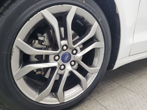 Used 2019 Ford Fusion SEL FWD image 31