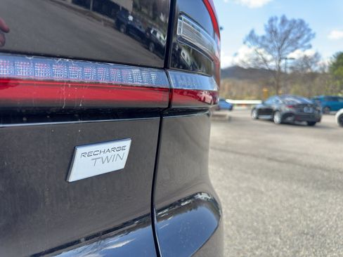 Certified 2023 Volvo C40 P8 Recharge Ultimate AWD/4WD image 8