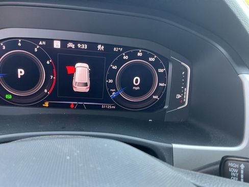 Used 2022 Volkswagen Atlas SEL R-Line AWD/4WD image 12
