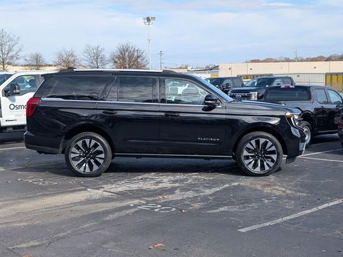 New 2025 Ford Expedition Platinum w/ Driver's Package image 3