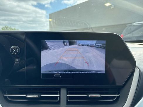 Used 2025 Chevrolet Trax LS FWD image 24
