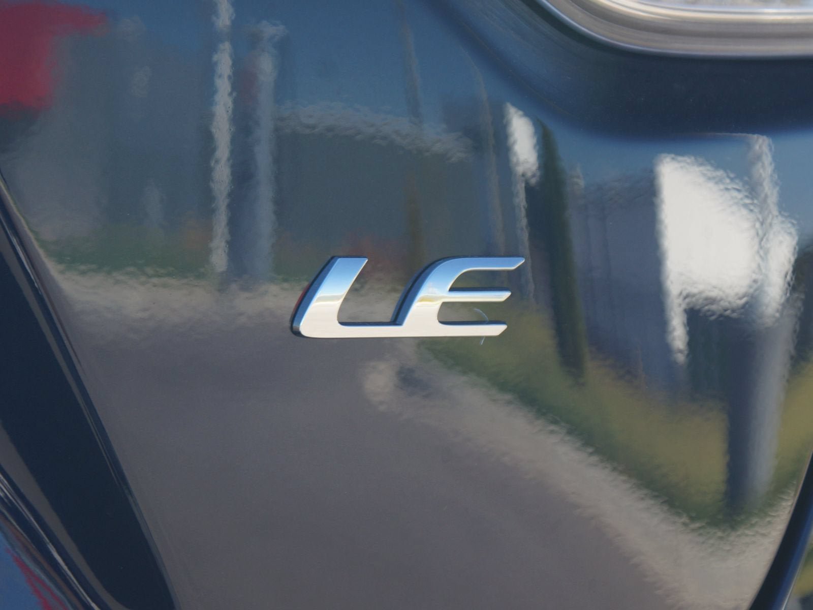 Used 2027 Toyota Corolla LE FWD image 17