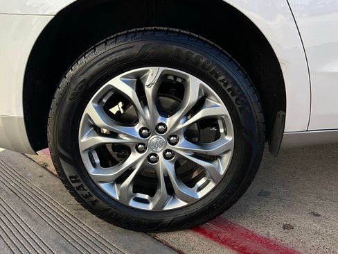 Used 2018 Buick Enclave Avenir w/ Avenir Technology Package image 9