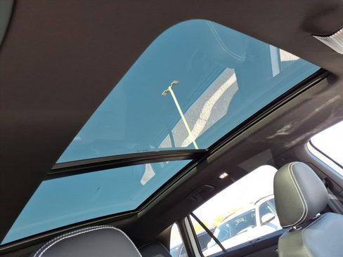 New 2026 Volkswagen Atlas Cross Sport SE image 10