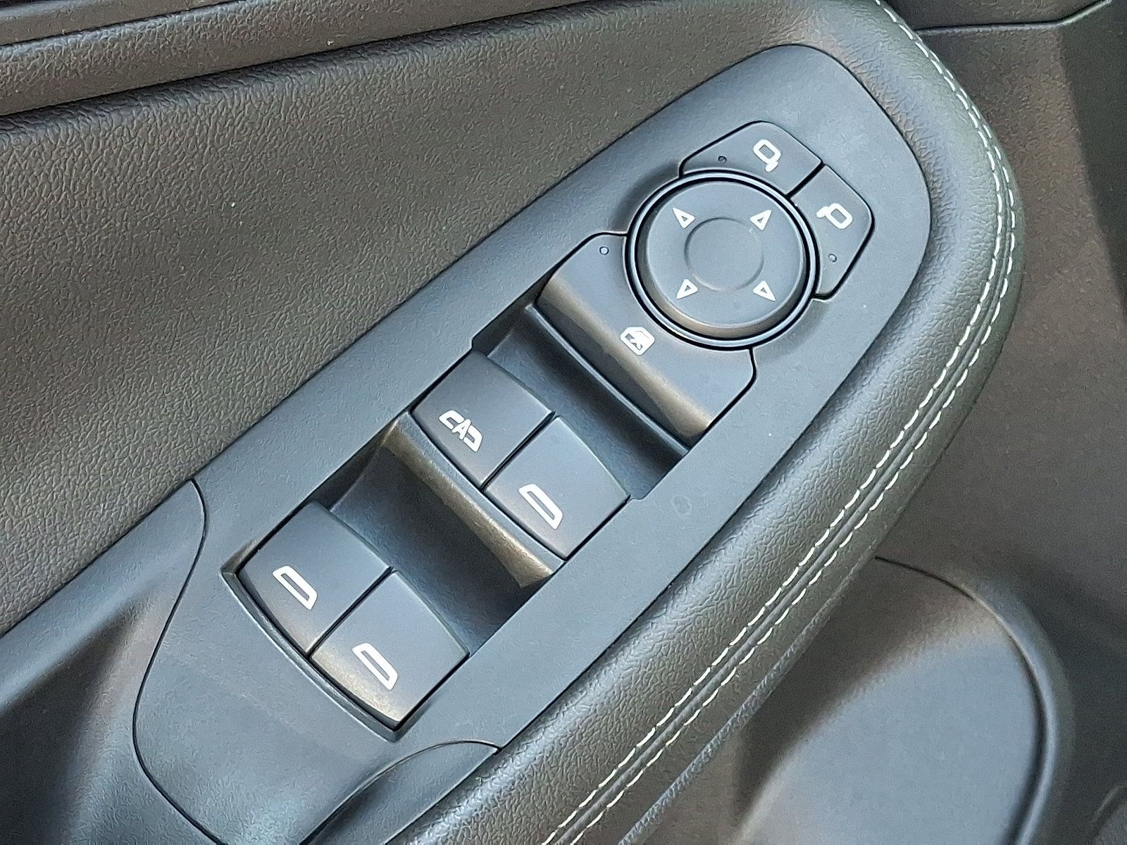 Used 2023 Buick Encore GX Preferred w/ Cold Weather Comfort Package AWD/4WD image 13